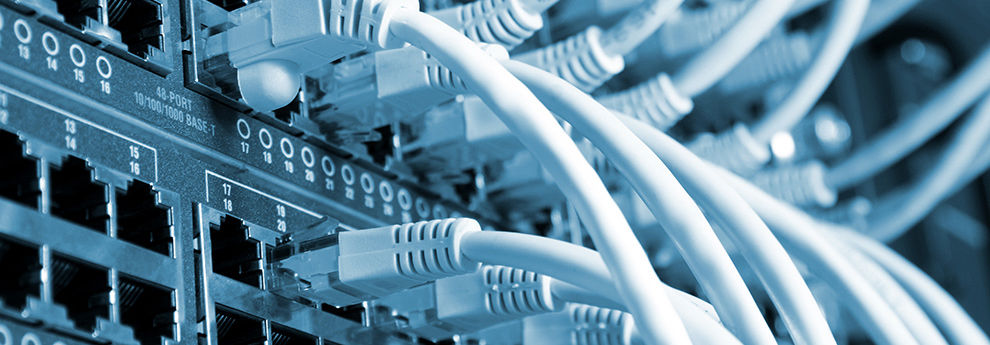Számítógép és telefon hálózatok építése, rendszergazda szolgáltatás; beléptető-, megfigyelő-, riasztórendszerek, kaputelefon stb. telepítése